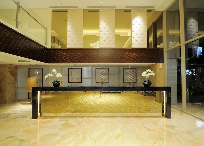 Louis Kienne PandanaranHotel Semarang