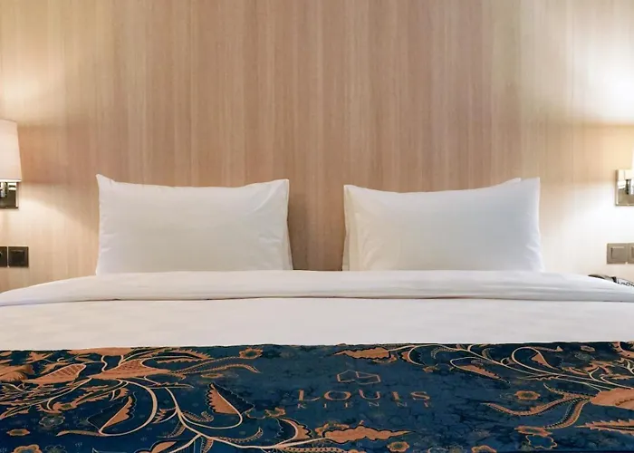 Louis Kienne PandanaranHotel Semarang